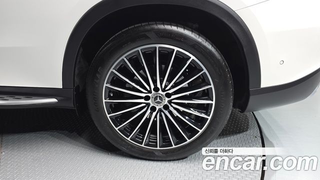 Mercedes-Benz GLC-Class 2025 — photo 7