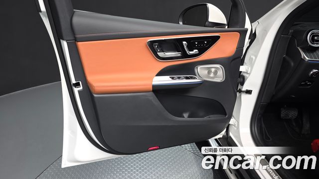 Mercedes-Benz GLC-Class 2025 — photo 14