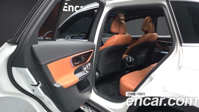 Mercedes-Benz GLC-Class 2025 — photo 16