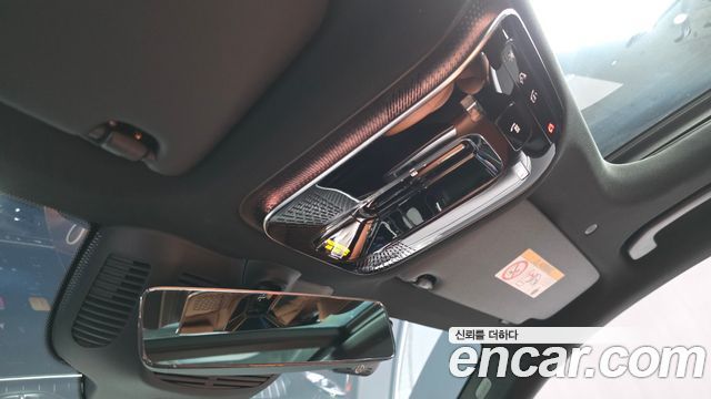 Mercedes-Benz GLC-Class 2025 — photo 28