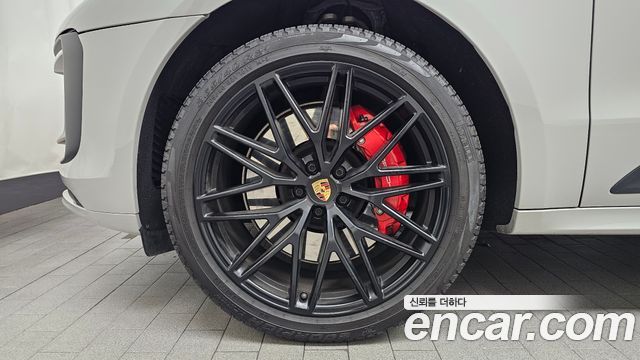 Porsche Macan 2023 — photo 5