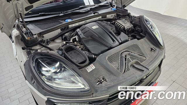 Porsche Macan 2023 — photo 6
