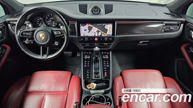 Porsche Macan 2023 — photo 10