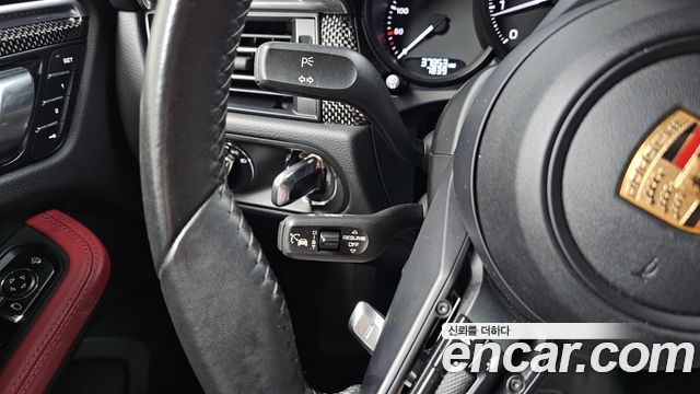Porsche Macan 2023 — photo 20