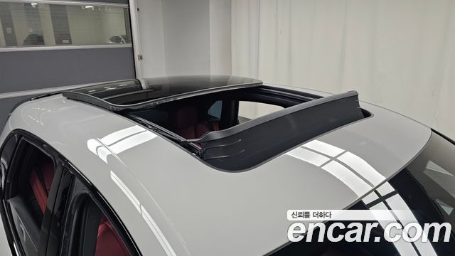 Porsche Macan 2023 — photo 25