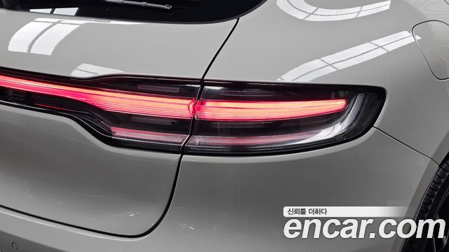 Porsche Macan 2023 — photo 9
