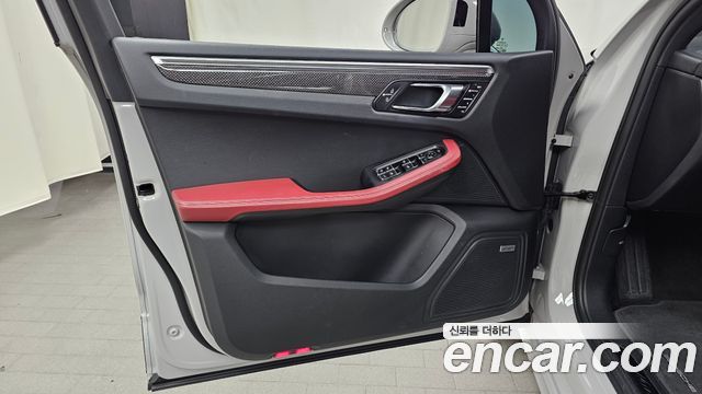 Porsche Macan 2023 — photo 14