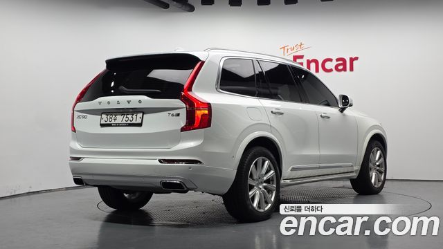 Volvo XC90 2019 — photo 2