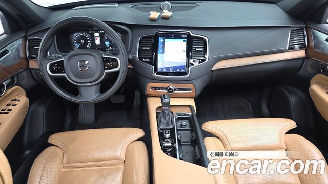 Volvo XC90 2019 — photo 10