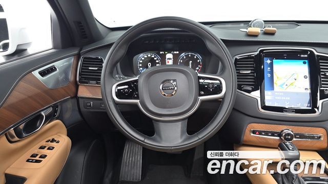 Volvo XC90 2019 — photo 18