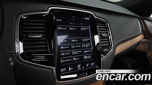 Volvo XC90 2019 — photo 21