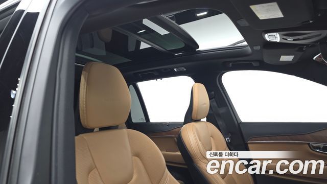 Volvo XC90 2019 — photo 22