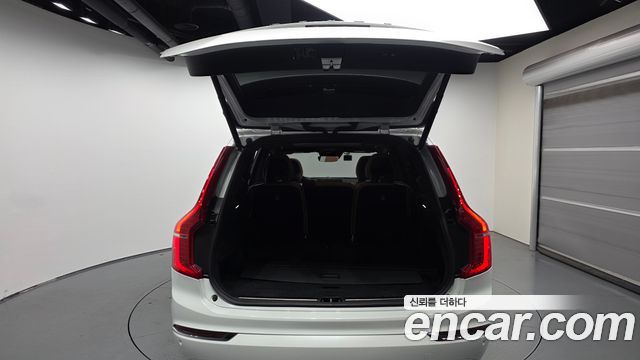 Volvo XC90 2019 — photo 26