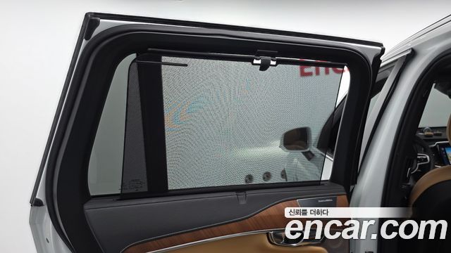 Volvo XC90 2019 — photo 28