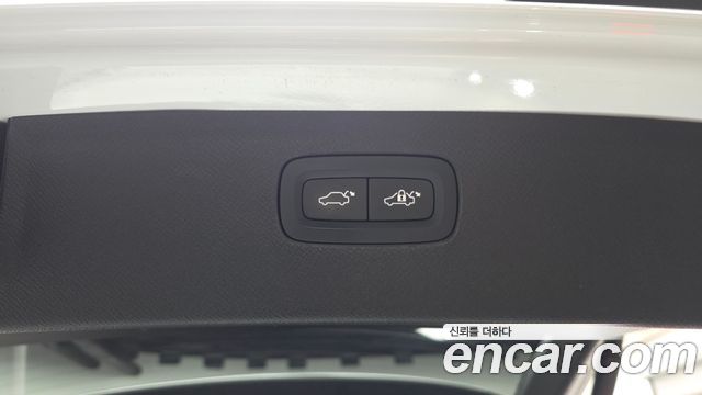 Volvo XC90 2019 — photo 30