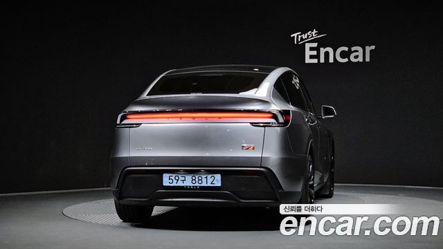 Tesla Model Y 2025 — photo 4