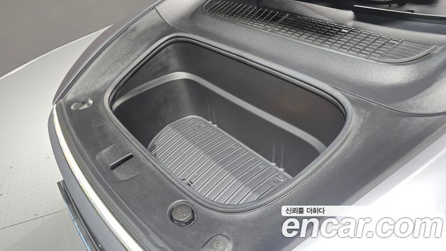Tesla Model Y 2025 — photo 6