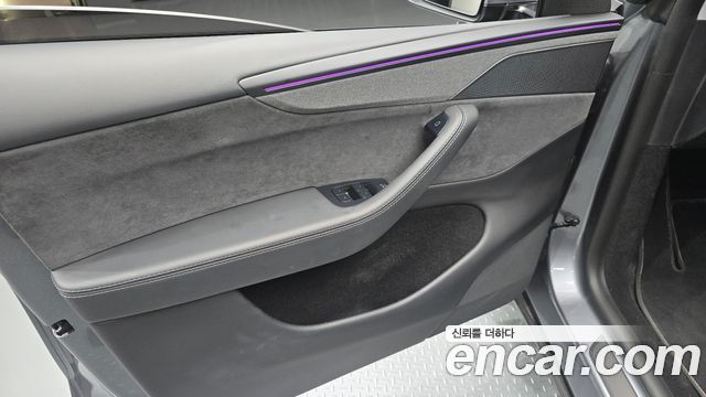 Tesla Model Y 2025 — photo 14