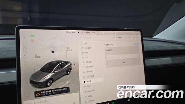 Tesla Model Y 2025 — photo 28