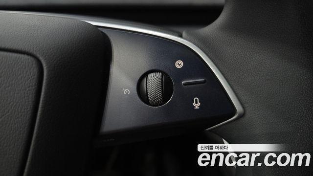 Tesla Model Y 2025 — photo 31