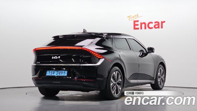 Kia EV6 2023 — photo 2