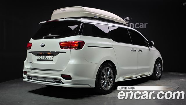 Kia Canival 2019 — photo 2