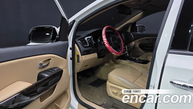 Kia Canival 2019 — photo 13