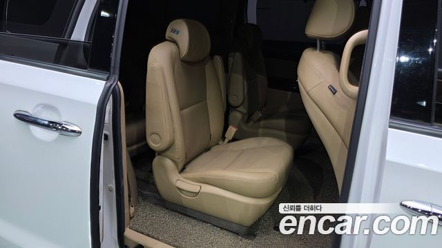 Kia Canival 2019 — photo 18