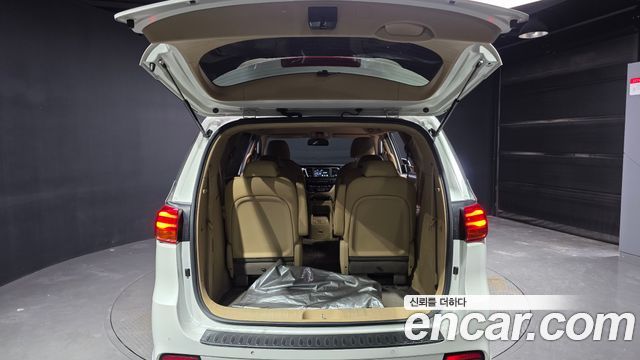 Kia Canival 2019 — photo 26