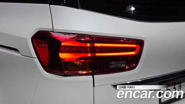 Kia Canival 2019 — photo 9