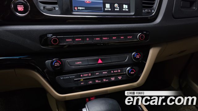Kia Canival 2019 — photo 30