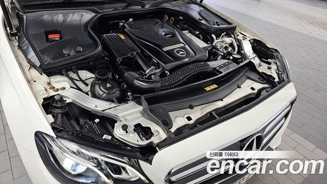 Mercedes-Benz E-Class 2020 — photo 6