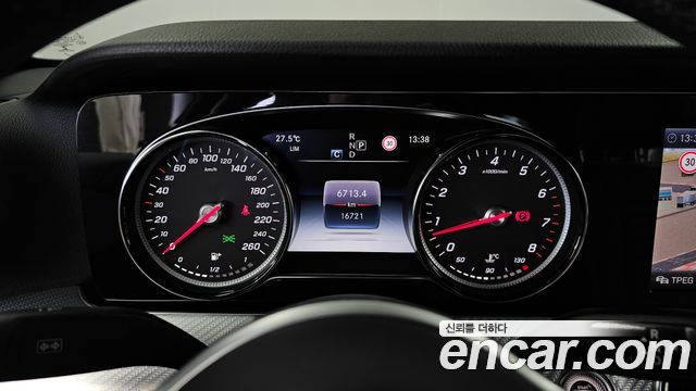 Mercedes-Benz E-Class 2020 — photo 11