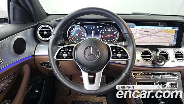 Mercedes-Benz E-Class 2020 — photo 19