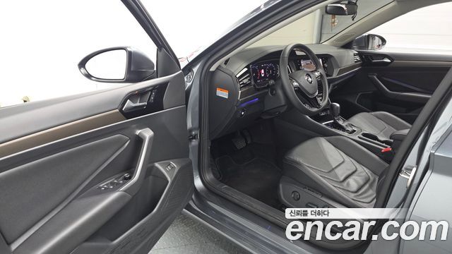 Volkswagen Jetta 2021 — photo 13