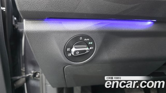 Volkswagen Jetta 2021 — photo 24