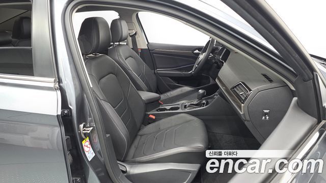 Volkswagen Jetta 2021 — photo 16