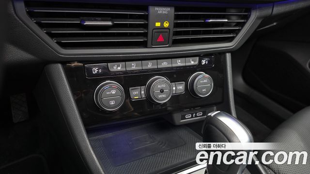 Volkswagen Jetta 2021 — photo 27