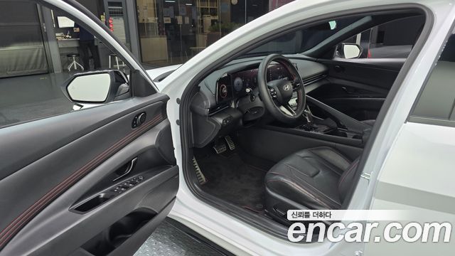 Hyundai AVANTE 2025 — photo 13