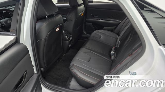 Hyundai AVANTE 2025 — photo 18