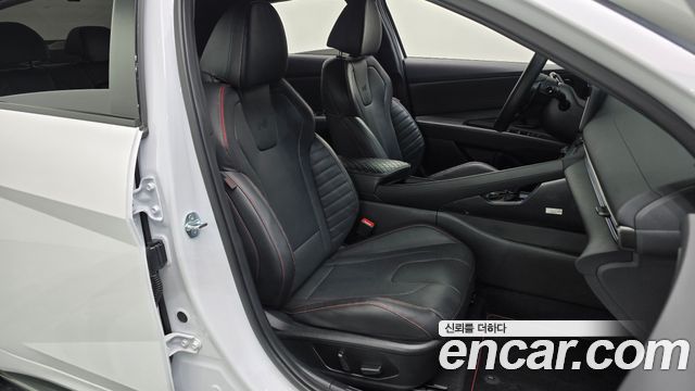 Hyundai AVANTE 2025 — photo 16