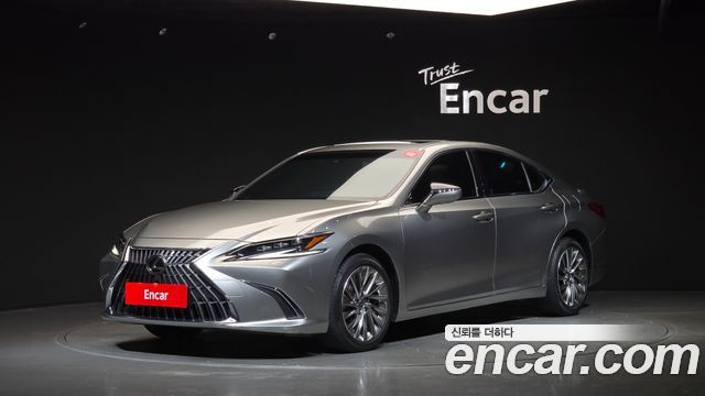 Lexus ES 2024 — photo 1