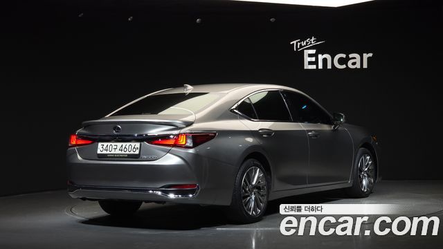 Lexus ES 2024 — photo 2