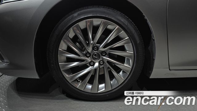 Lexus ES 2024 — photo 5