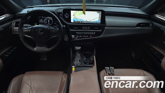 Lexus ES 2024 — photo 10