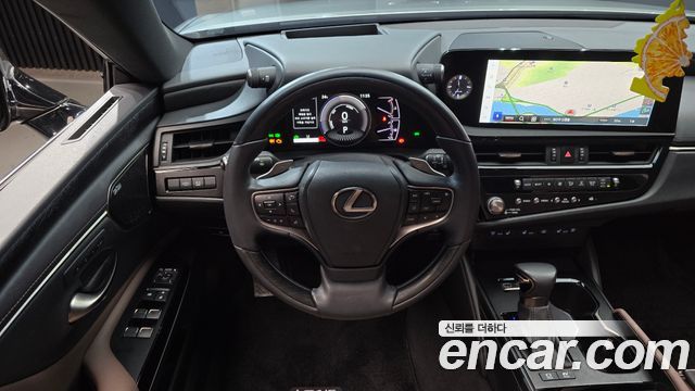 Lexus ES 2024 — photo 19