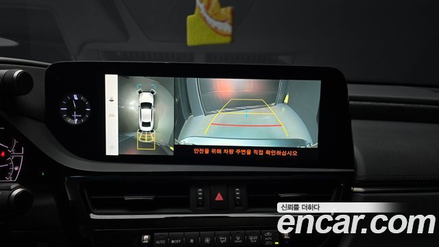 Lexus ES 2024 — photo 21