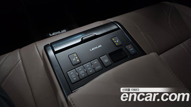 Lexus ES 2024 — photo 23