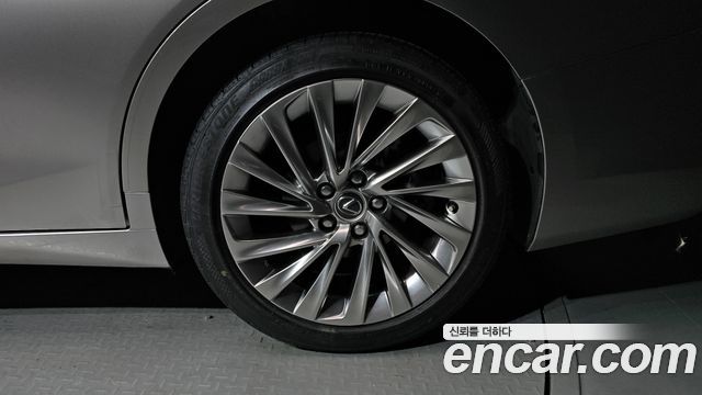 Lexus ES 2024 — photo 7