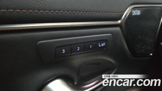 Lexus ES 2024 — photo 31
